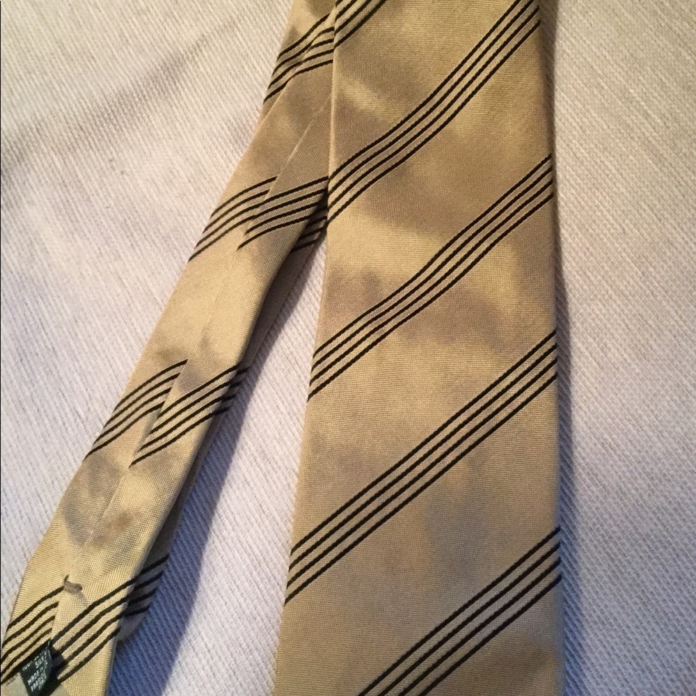 Giorgio Armani (Armani Collezioni) 100% Silk Tie - Picture 2 of 8